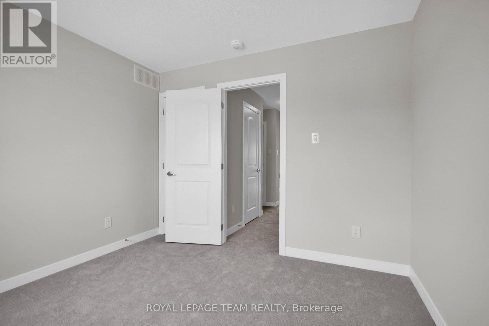 734 Haflinger Row Property Photo 22