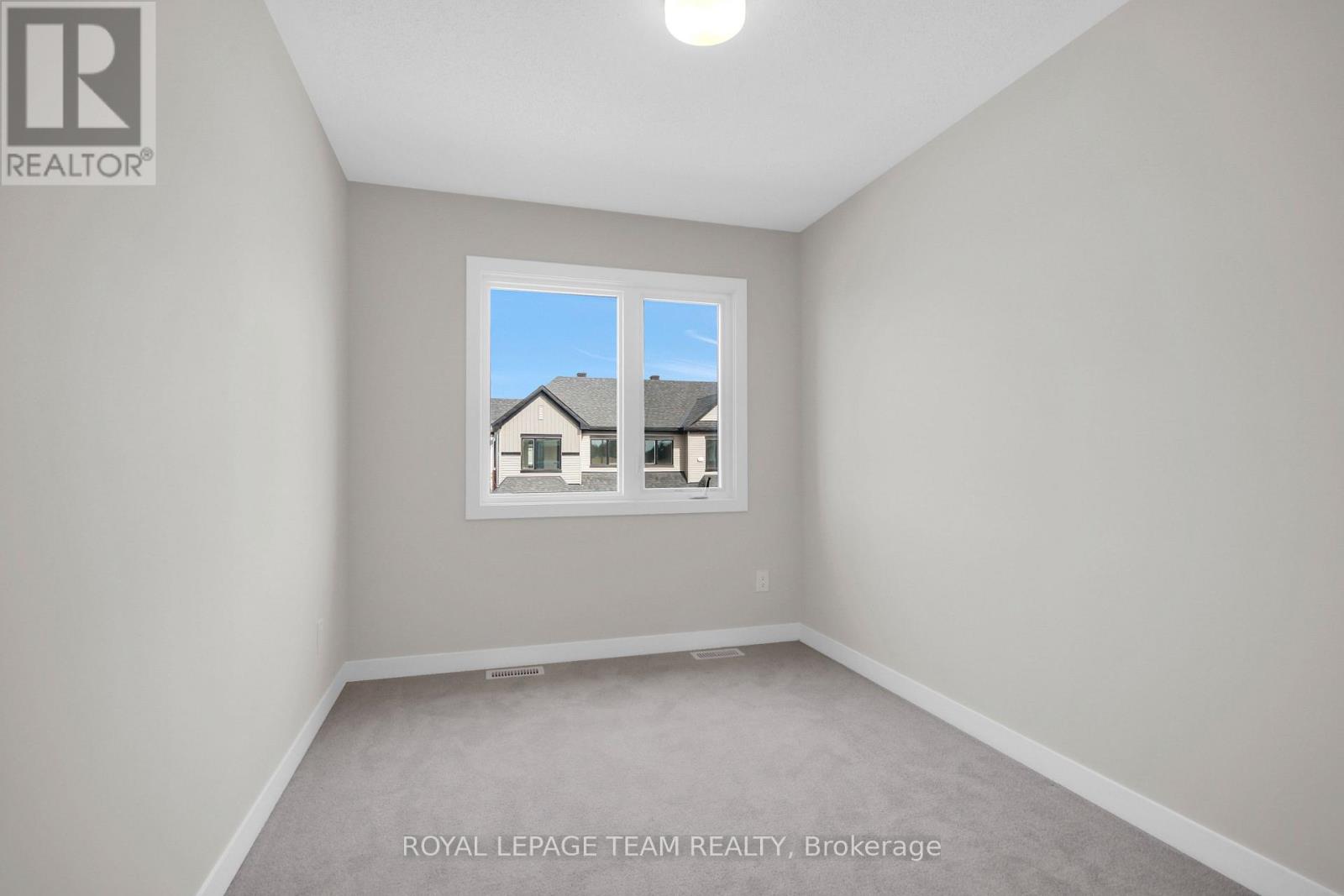 734 Haflinger Row Property Photo 26
