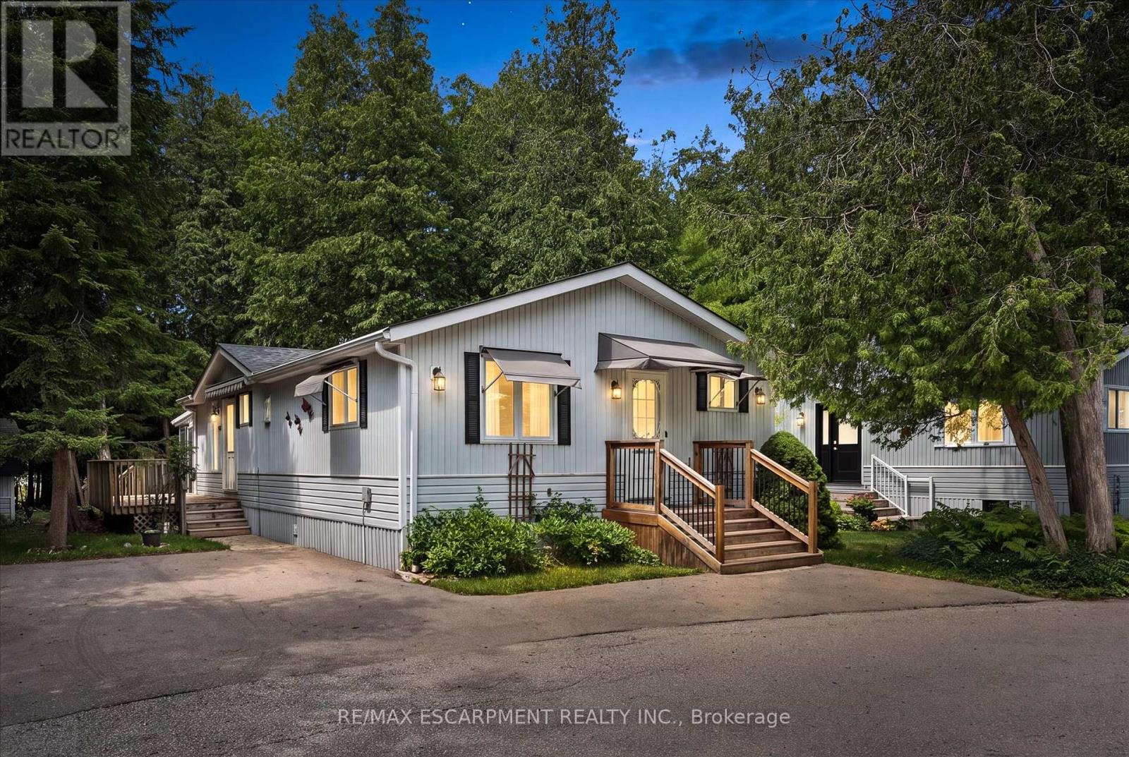 4 SPRUCE AVENUE Property Photo 1