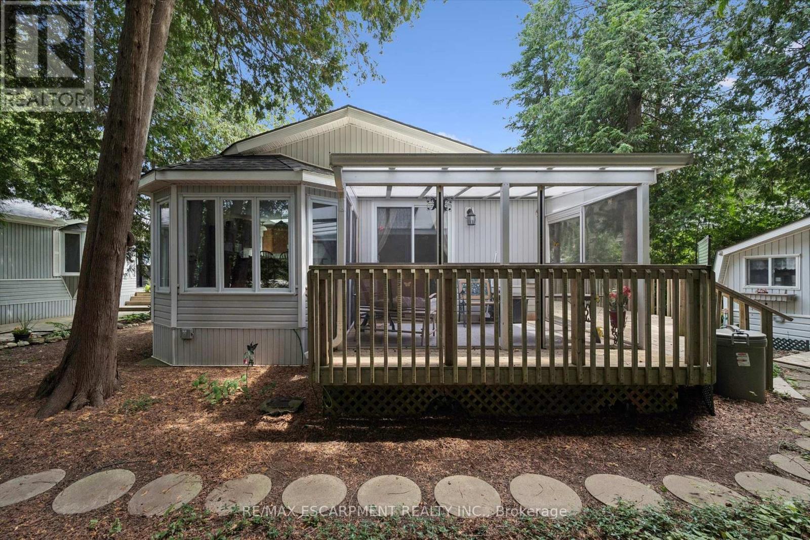 4 Spruce Avenue Property Photo 22