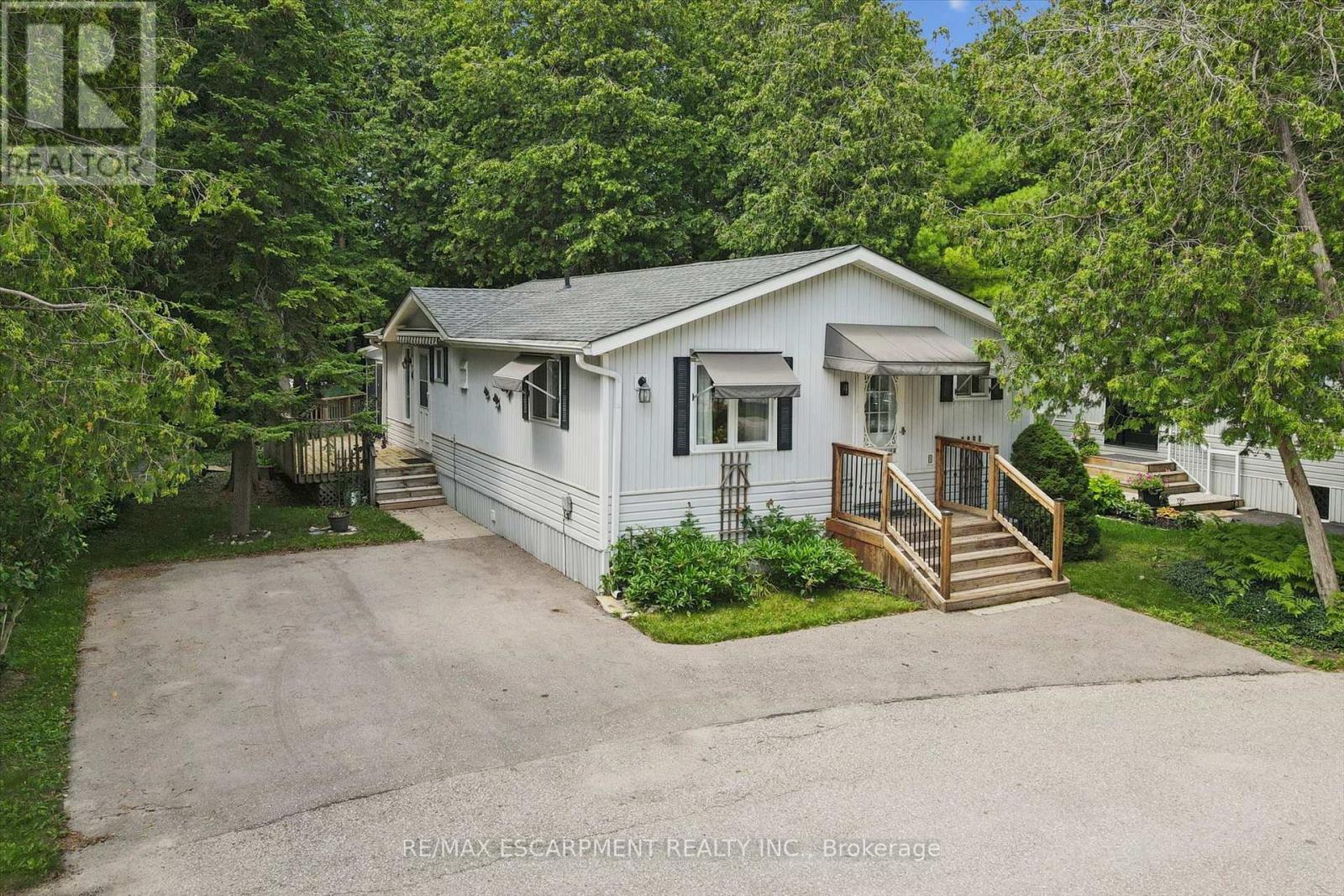 4 Spruce Avenue Property Photo 27
