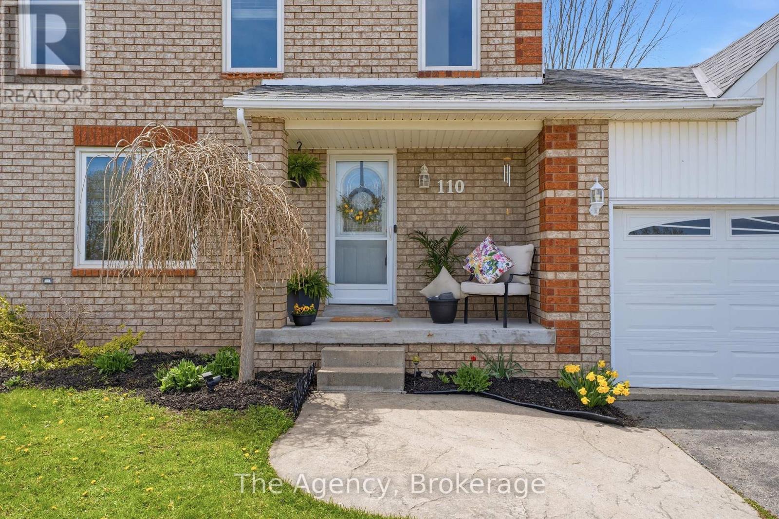 110 Leeson Street S Property Photo 2