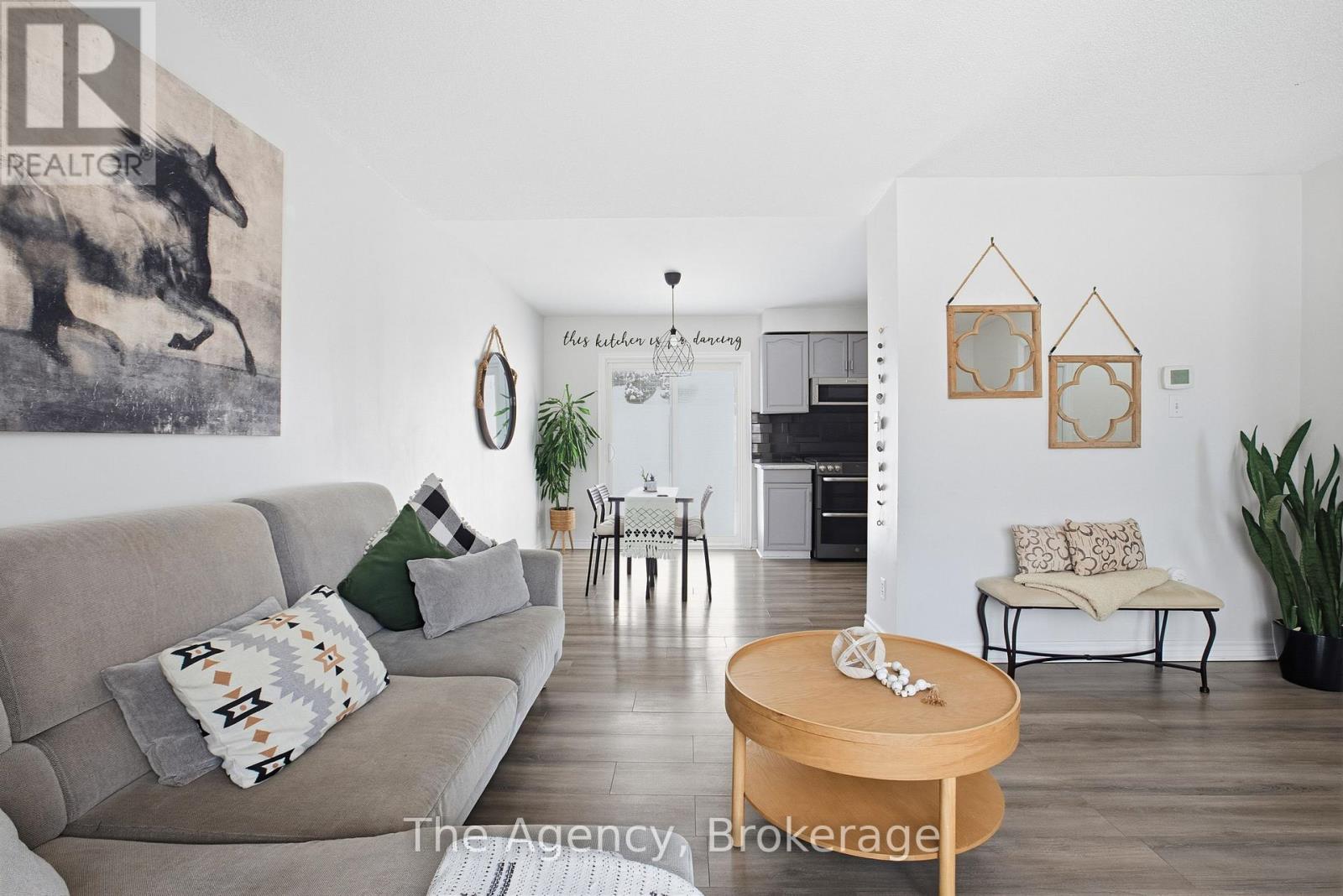 110 Leeson Street S Property Photo 4