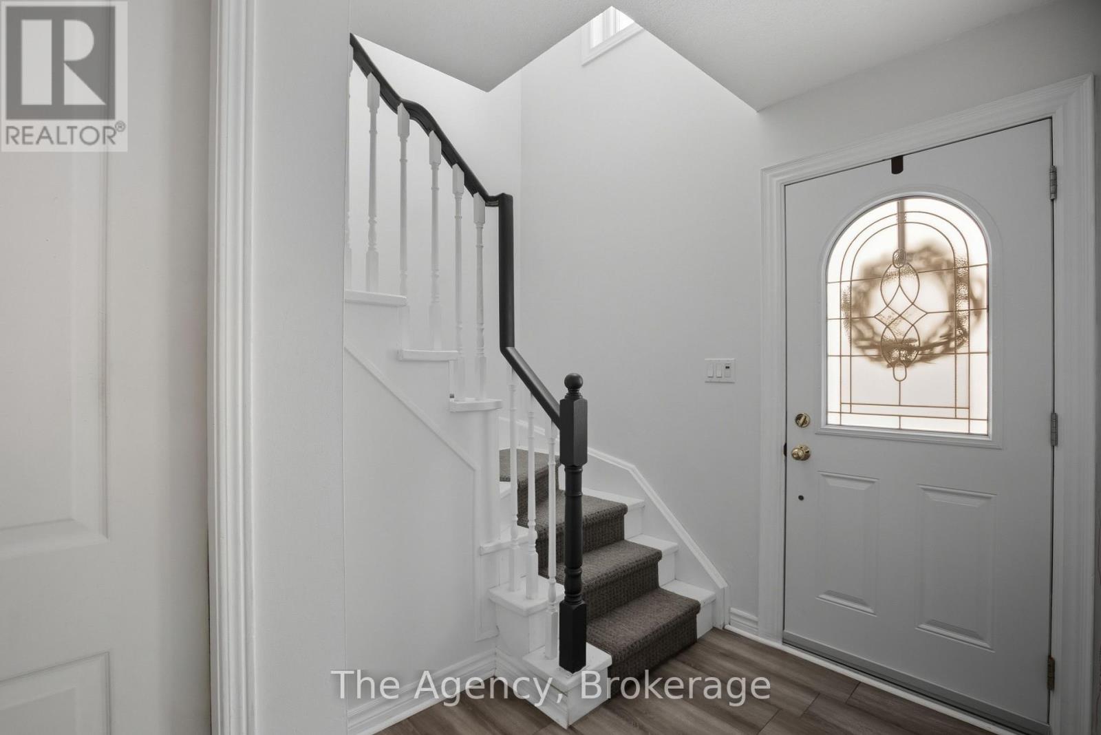 110 Leeson Street S Property Photo 12