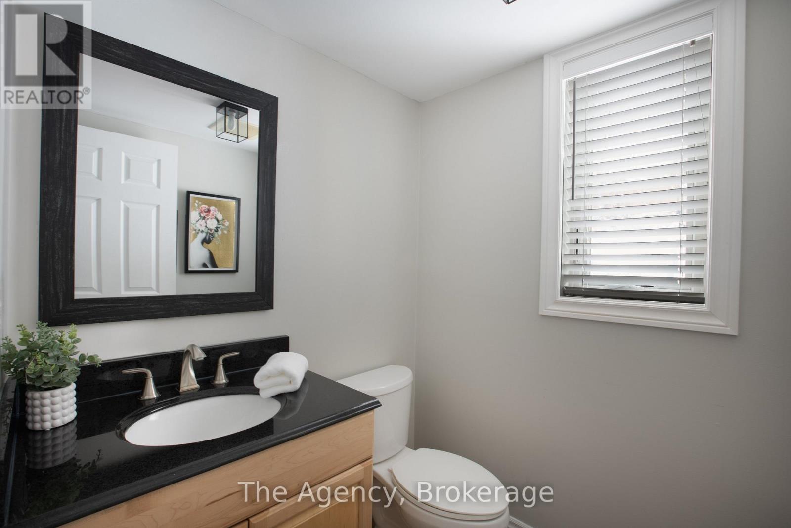 110 Leeson Street S Property Photo 13