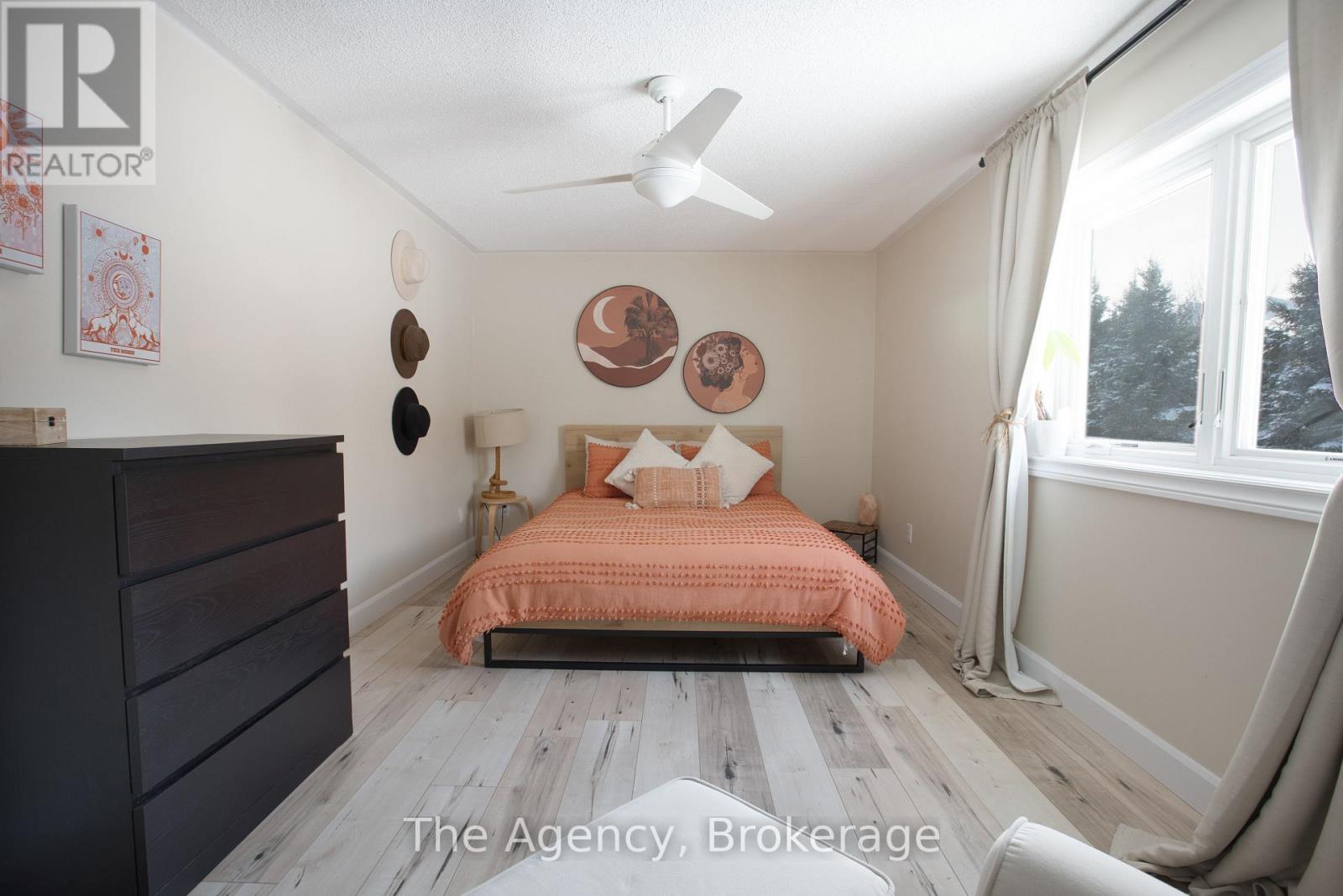 110 Leeson Street S Property Photo 16