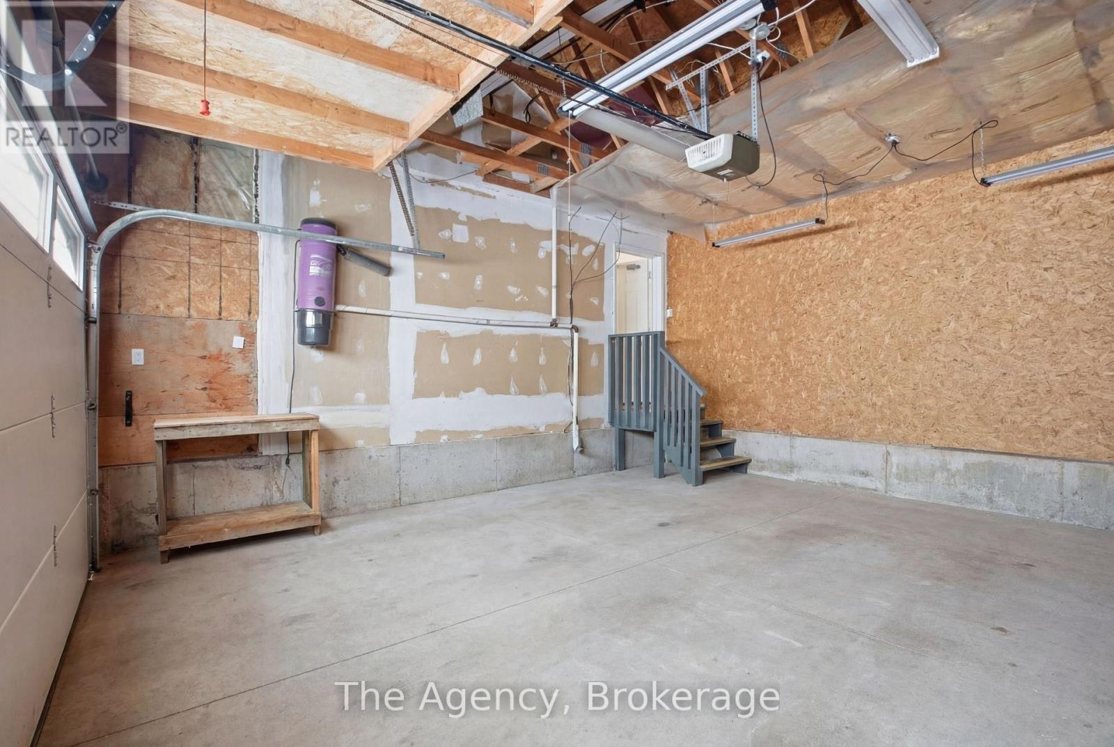 110 Leeson Street S Property Photo 21