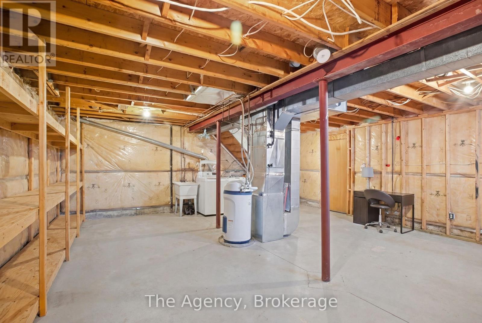 110 Leeson Street S Property Photo 23