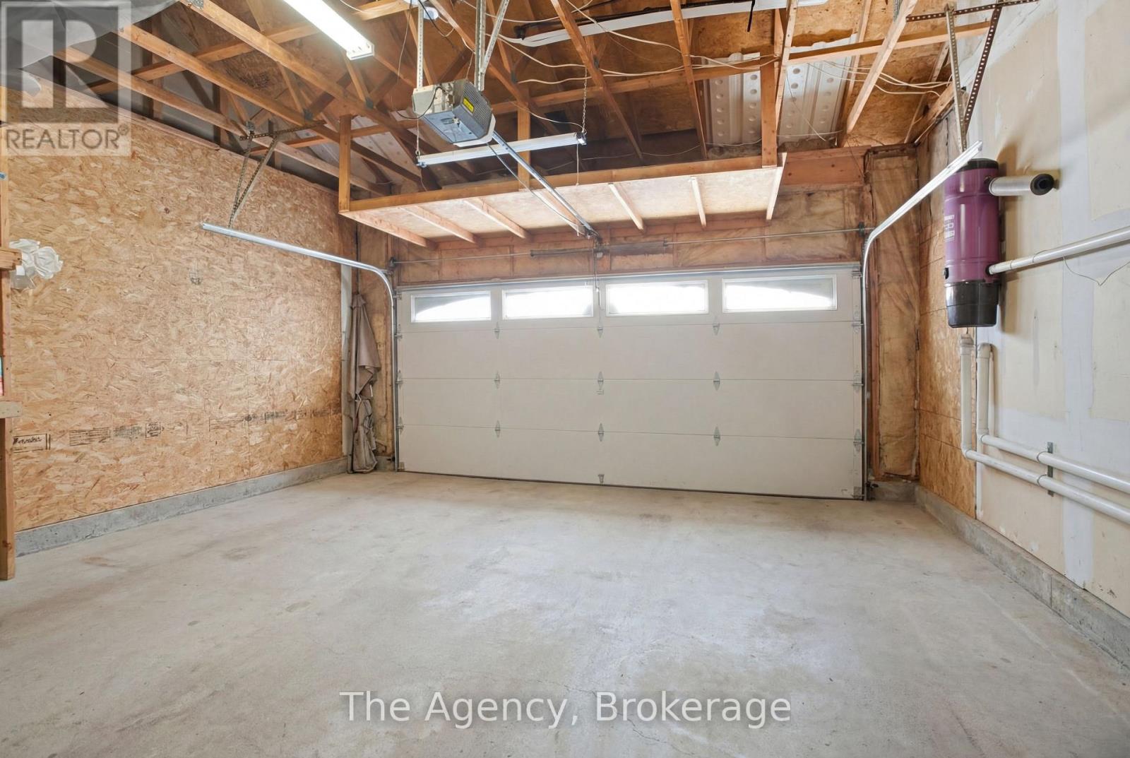 110 Leeson Street S Property Photo 24