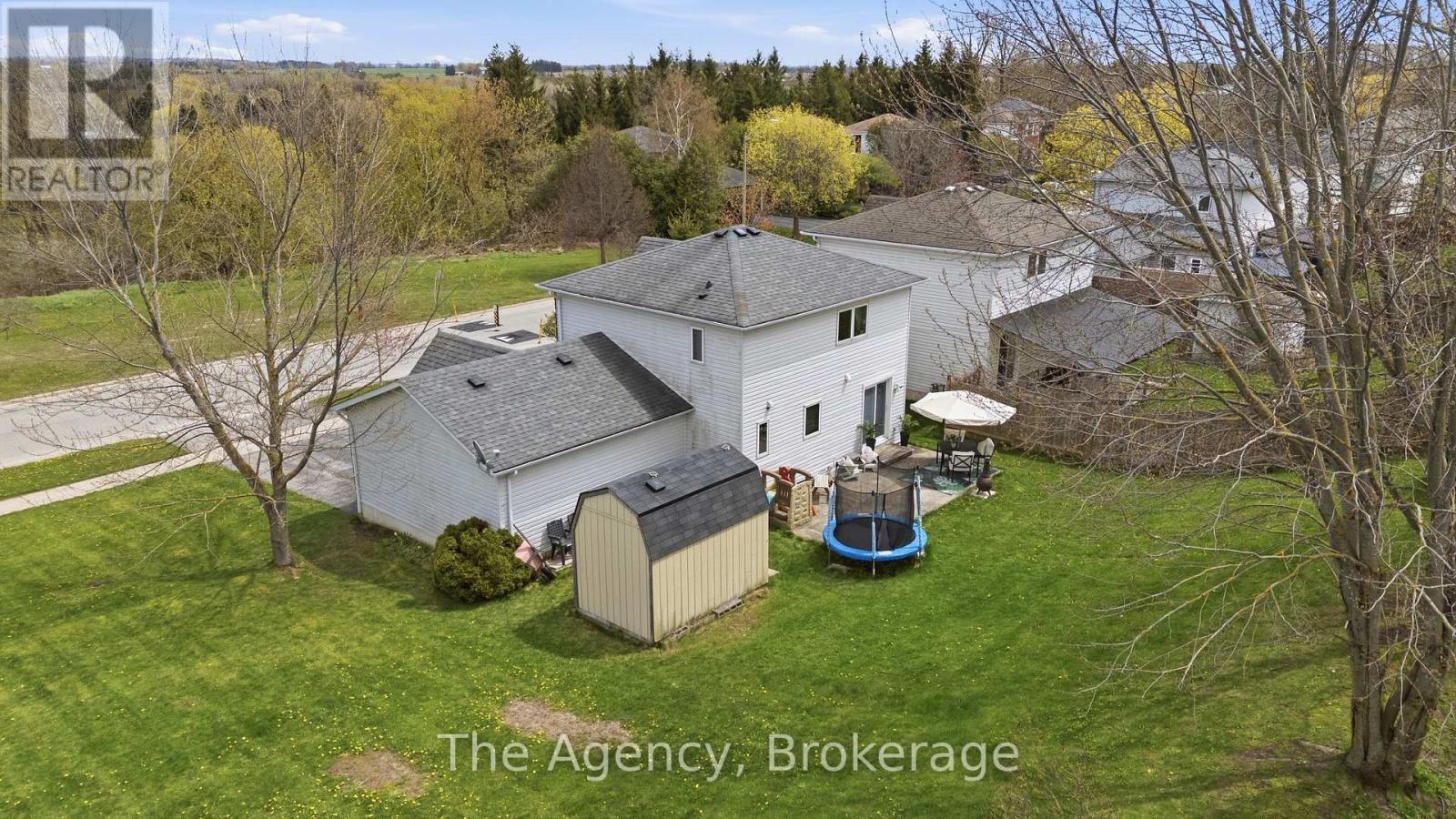 110 Leeson Street S Property Photo 37