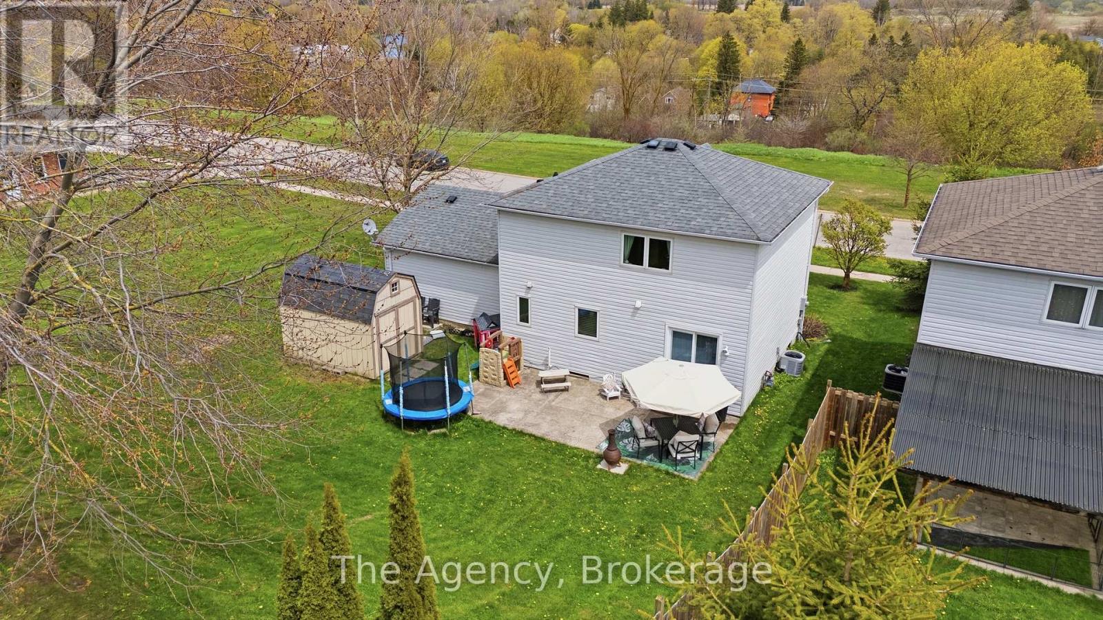 110 Leeson Street S Property Photo 38