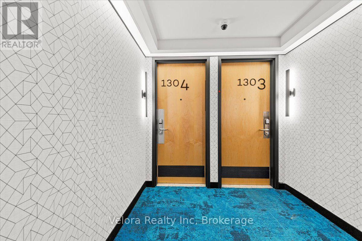 1304 - 161 Laurier Avenue W Property Photo 4
