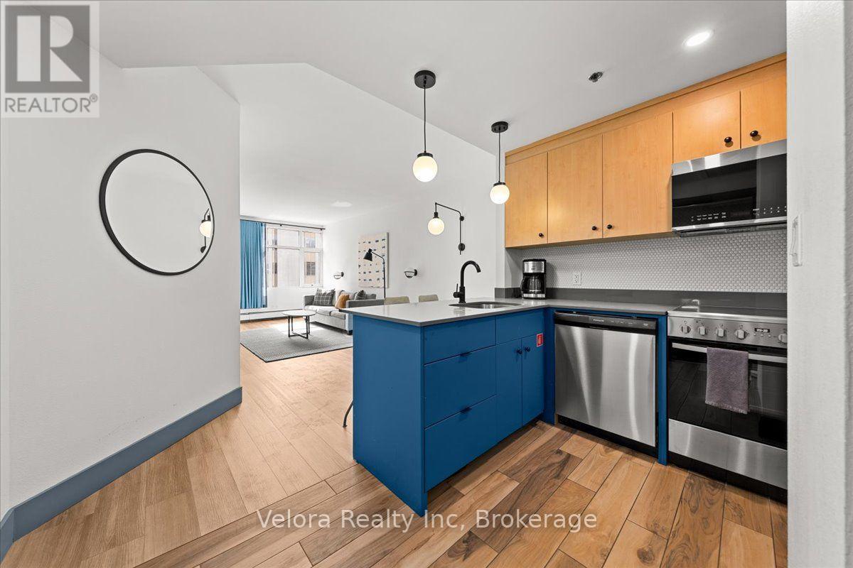 1304 - 161 Laurier Avenue W Property Photo 6
