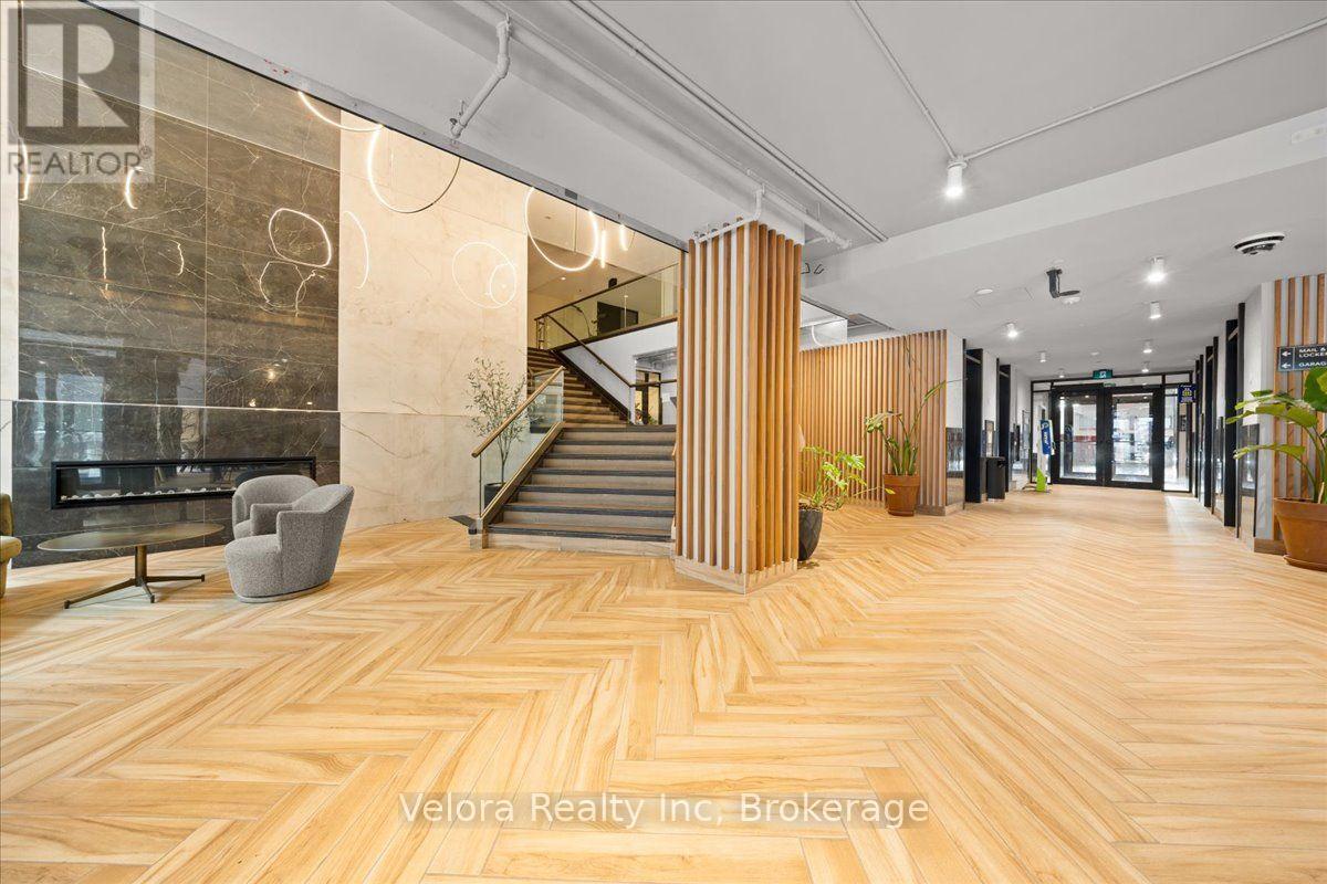 1407 - 161 Laurier Avenue W Property Photo 3