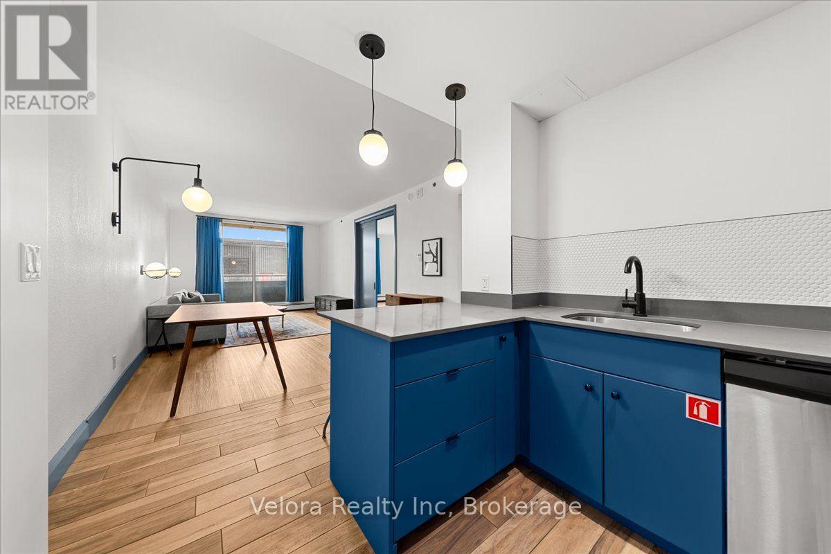 1407 - 161 Laurier Avenue W Property Photo 14