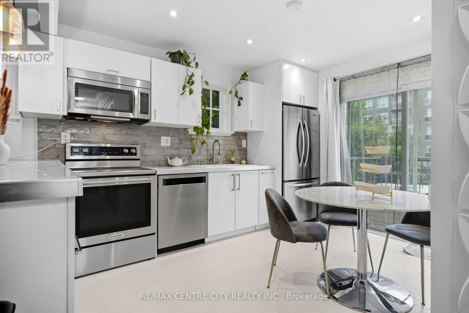 529 Highbury Avenue N Property Photo 8