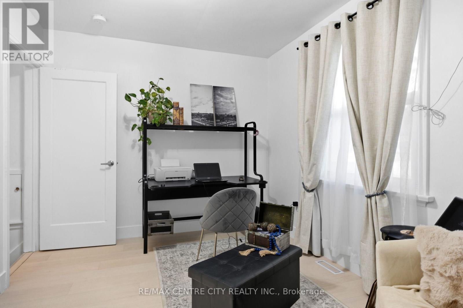 529 Highbury Avenue N Property Photo 19