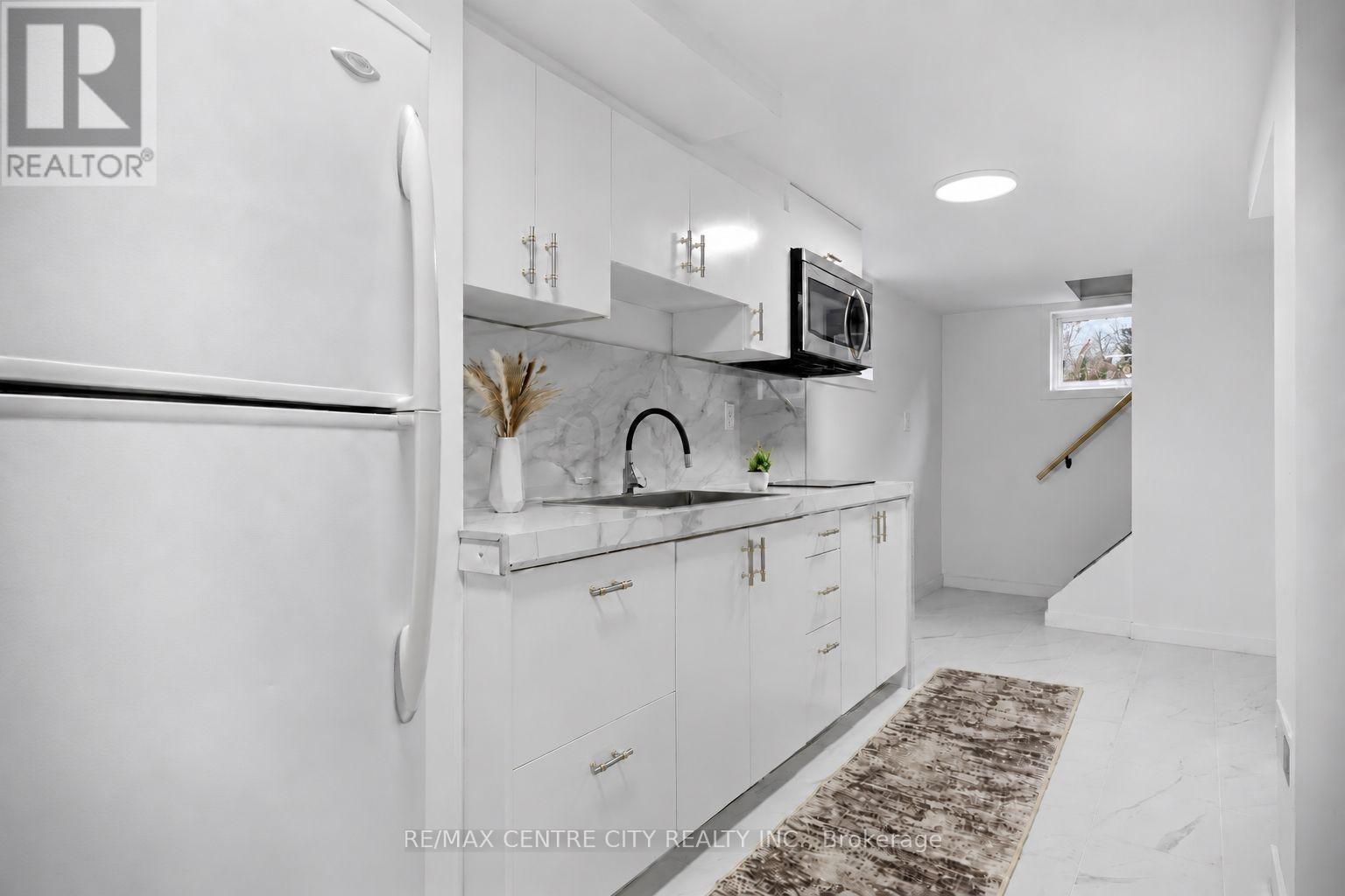 529 Highbury Avenue N Property Photo 22