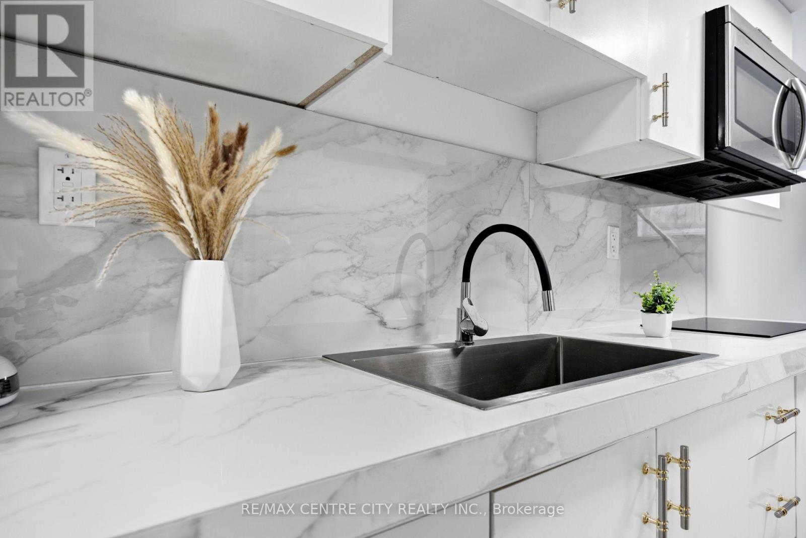 529 Highbury Avenue N Property Photo 23