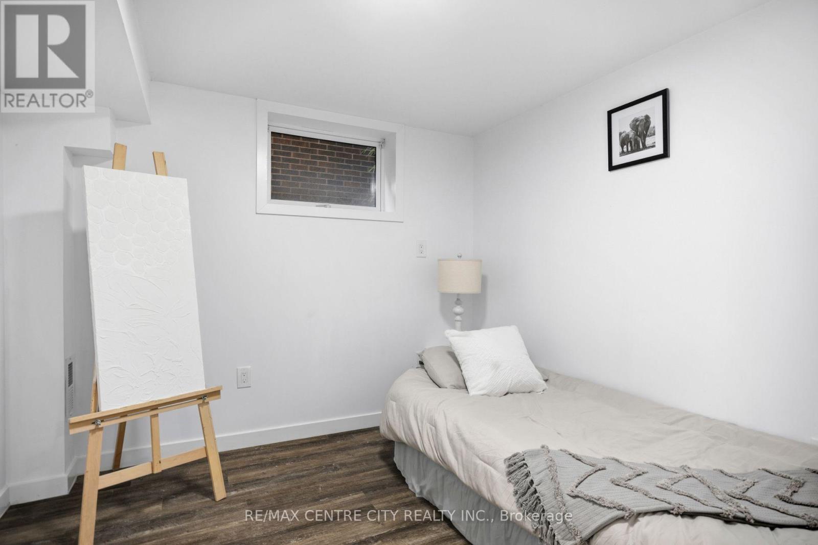529 Highbury Avenue N Property Photo 28