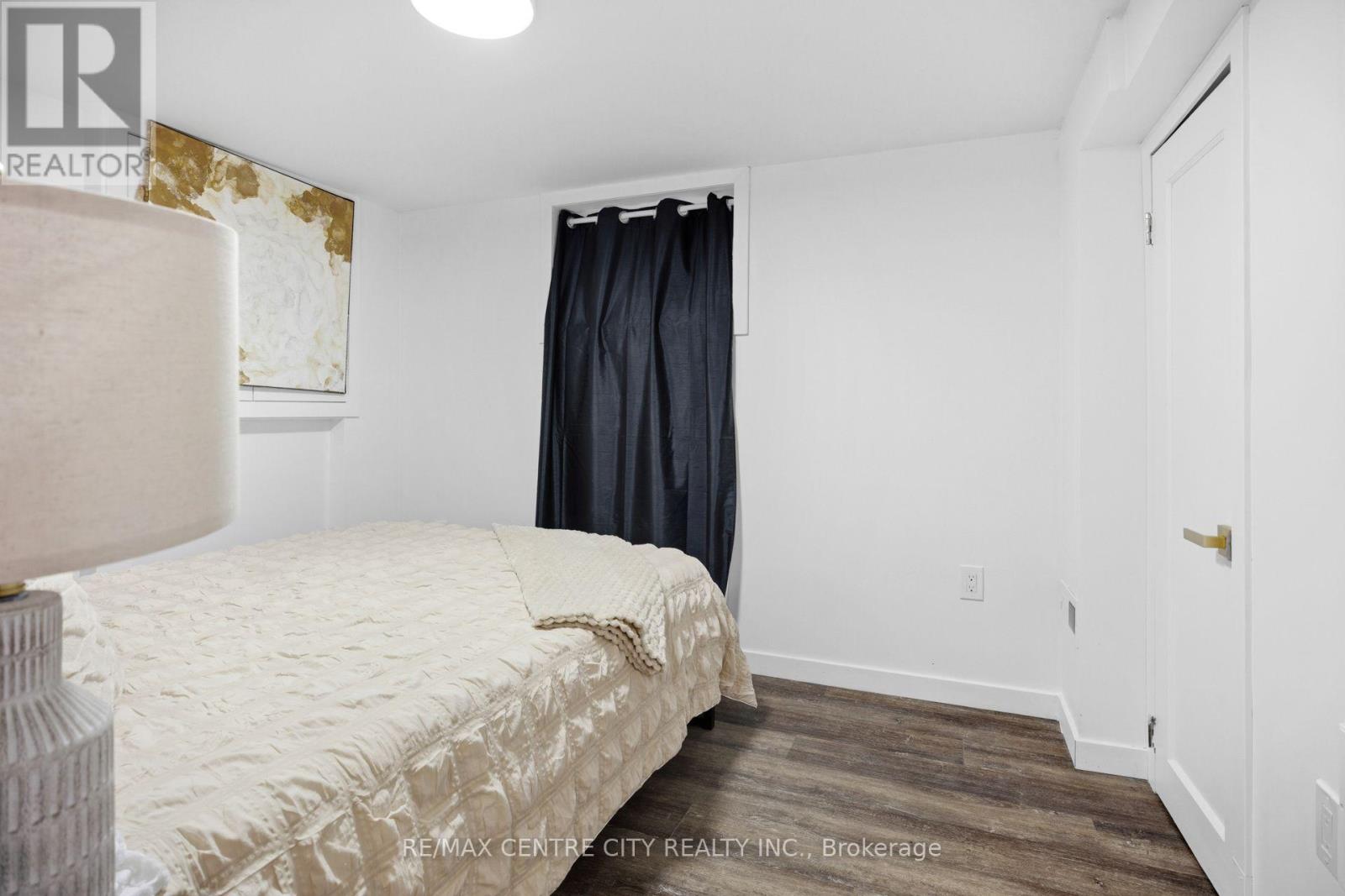 529 Highbury Avenue N Property Photo 30