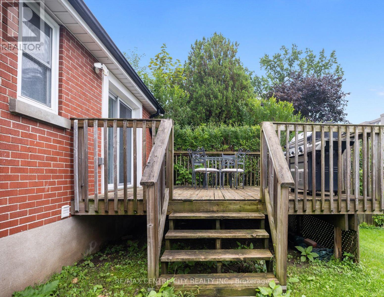 529 Highbury Avenue N Property Photo 34