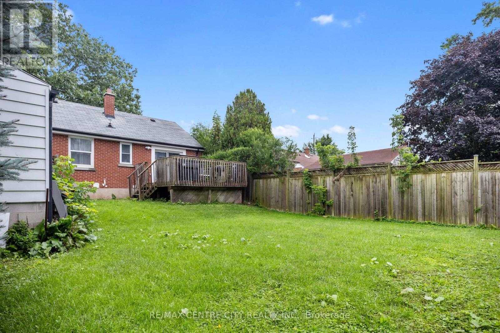 529 Highbury Avenue N Property Photo 36