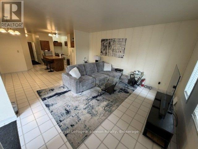 39-41 Junot Avenue S Property Photo 4