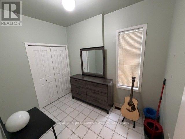 39-41 Junot Avenue S Property Photo 9