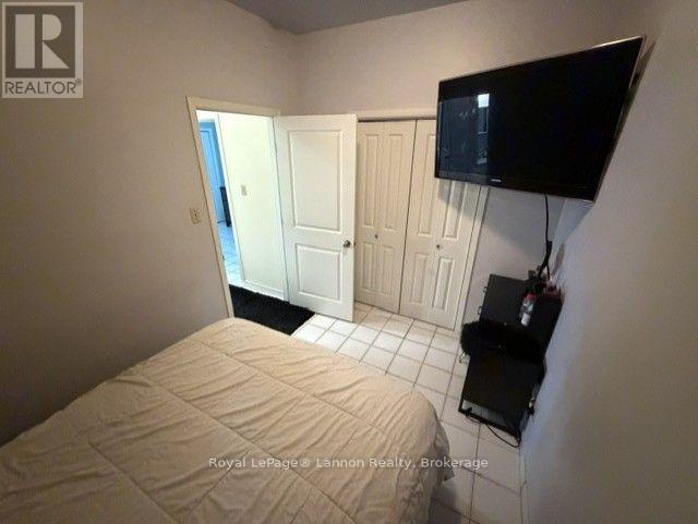 39-41 Junot Avenue S Property Photo 15