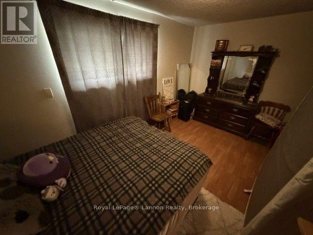 39-41 Junot Avenue S Property Photo 17