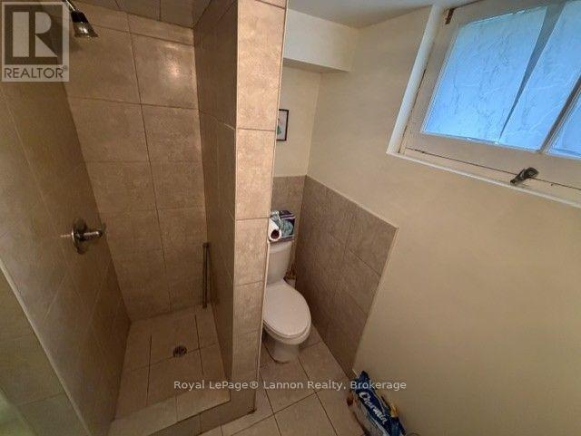 39-41 Junot Avenue S Property Photo 19