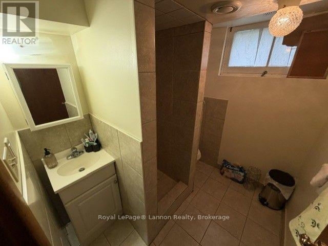 39-41 Junot Avenue S Property Photo 20