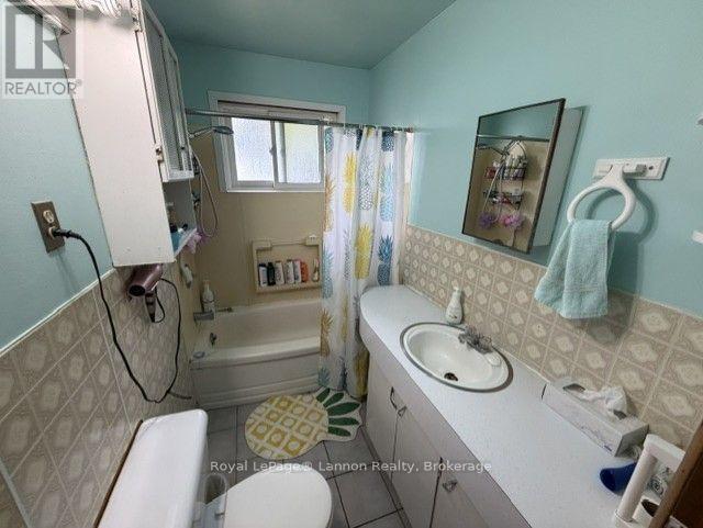 39-41 Junot Avenue S Property Photo 21