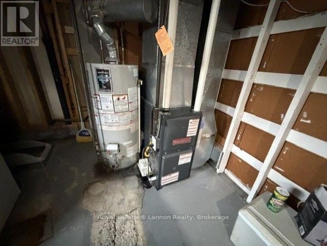 39-41 Junot Avenue S Property Photo 23
