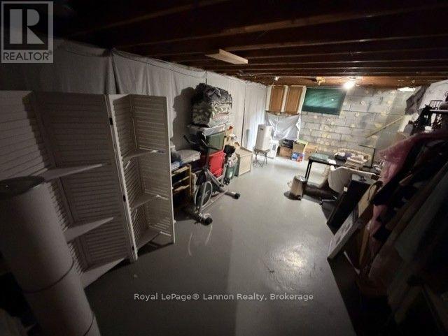 39-41 Junot Avenue S Property Photo 25