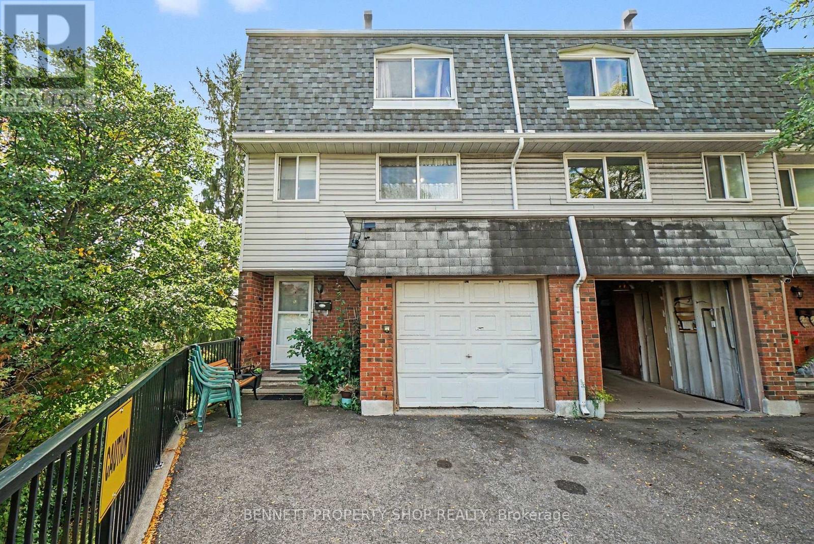 33 - 2669 SOUTHVALE CRESCENT Property Photo 1