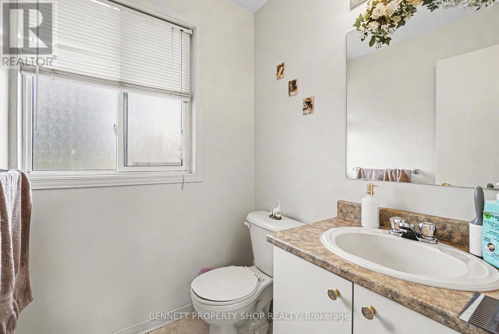 33 - 2669 Southvale Crescent Property Photo 5