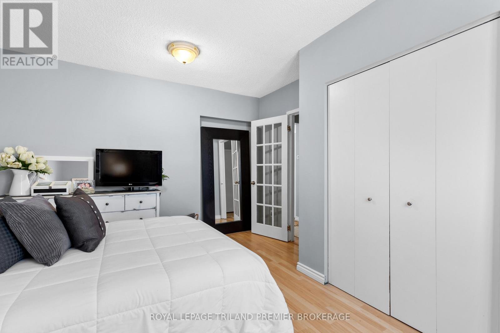 1284 Springbank Avenue Property Photo 12
