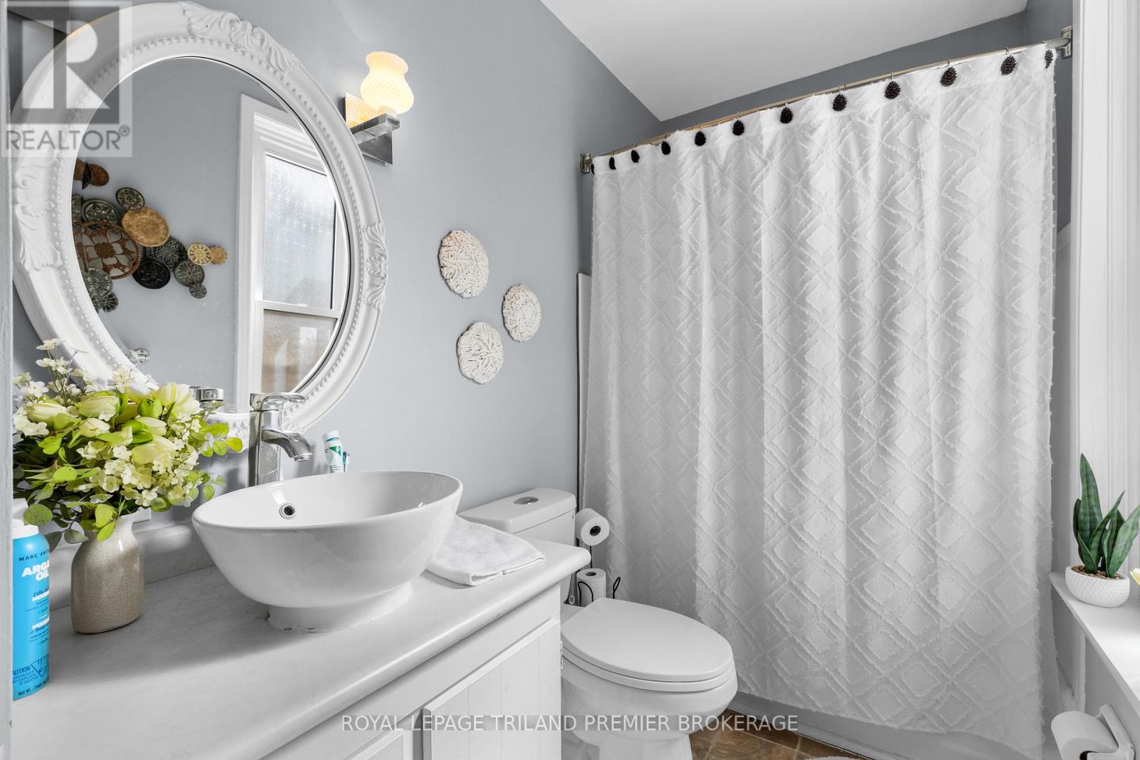 1284 Springbank Avenue Property Photo 14