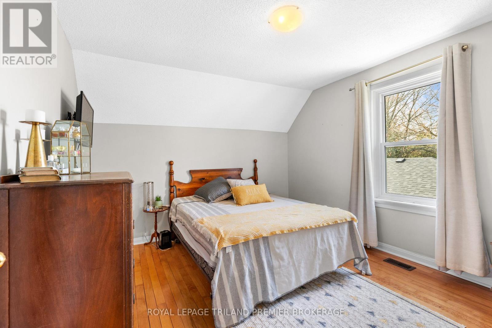 1284 Springbank Avenue Property Photo 24