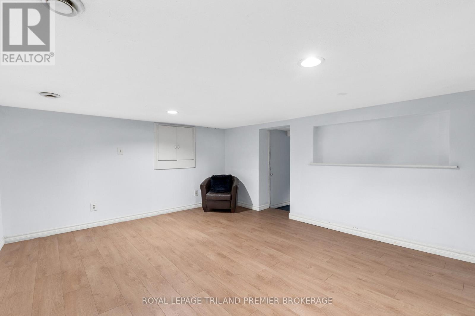 1284 Springbank Avenue Property Photo 28