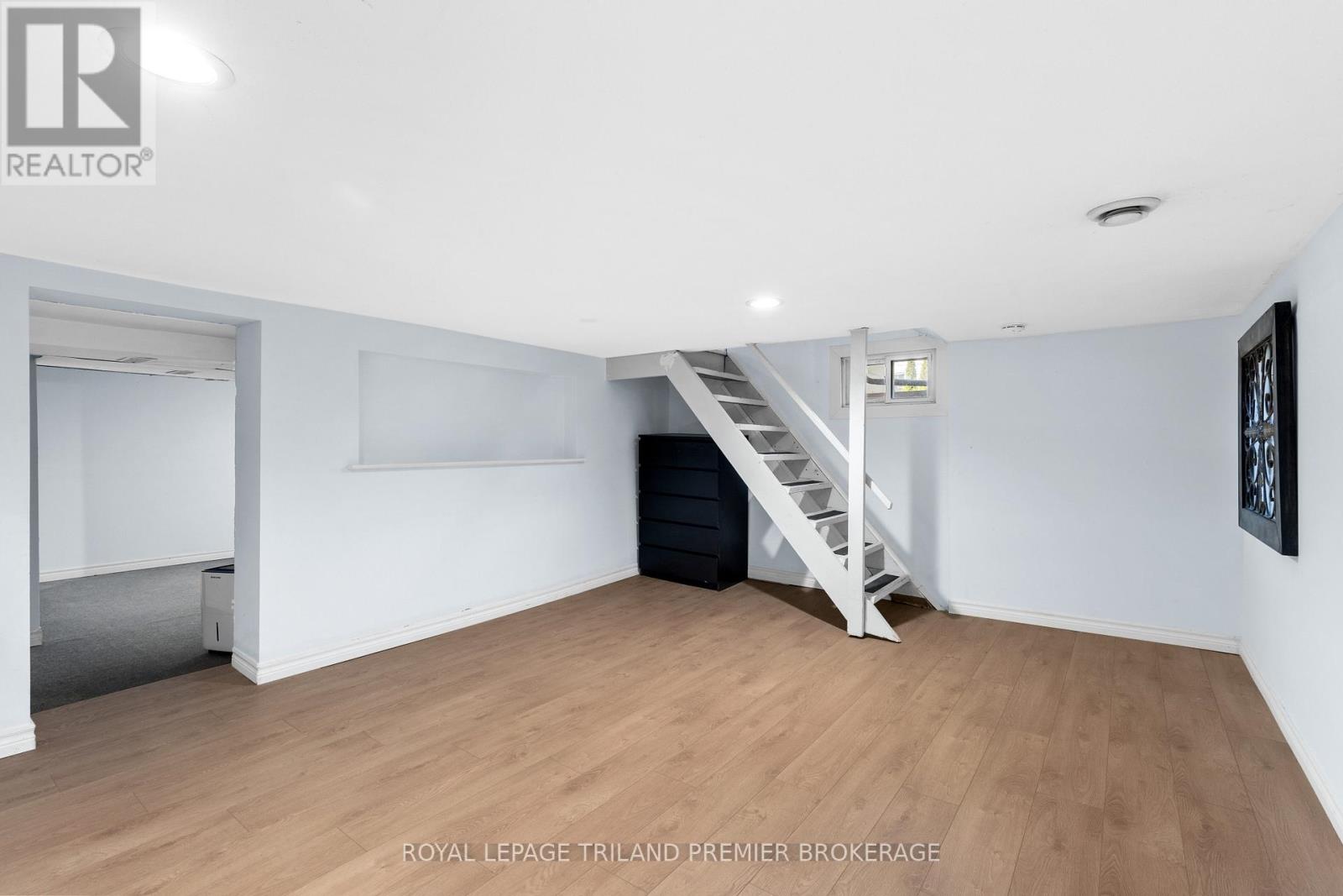 1284 Springbank Avenue Property Photo 29