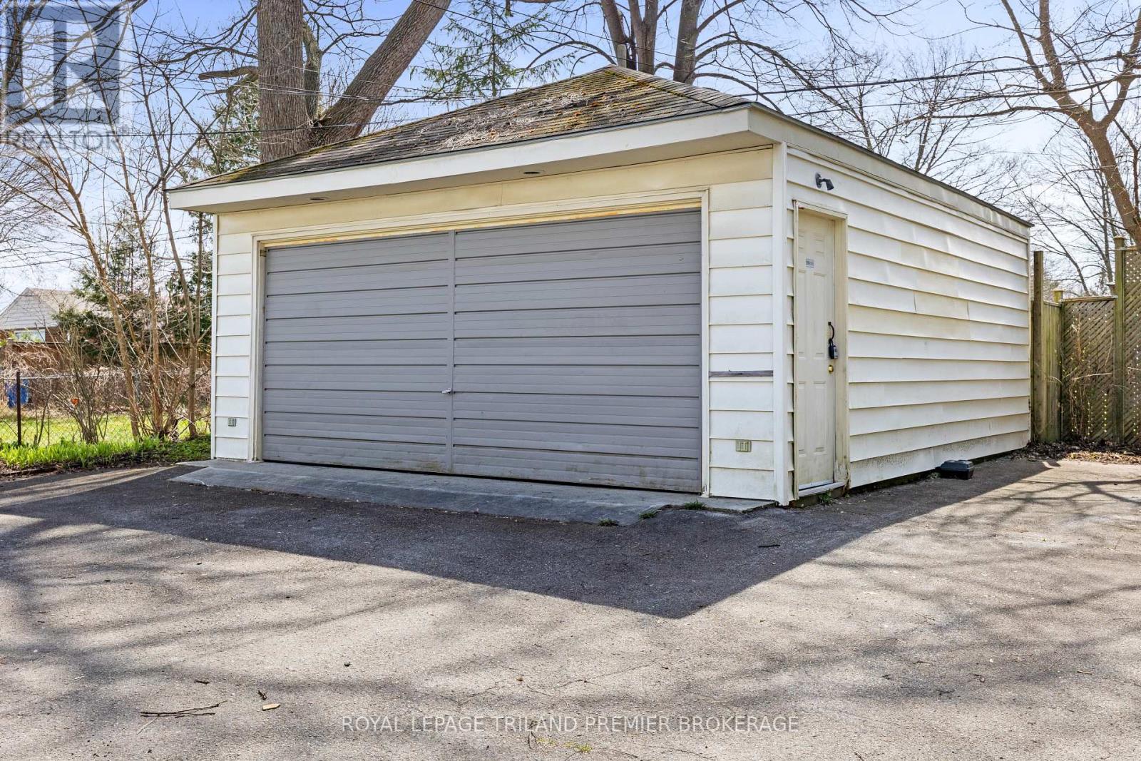 1284 Springbank Avenue Property Photo 31