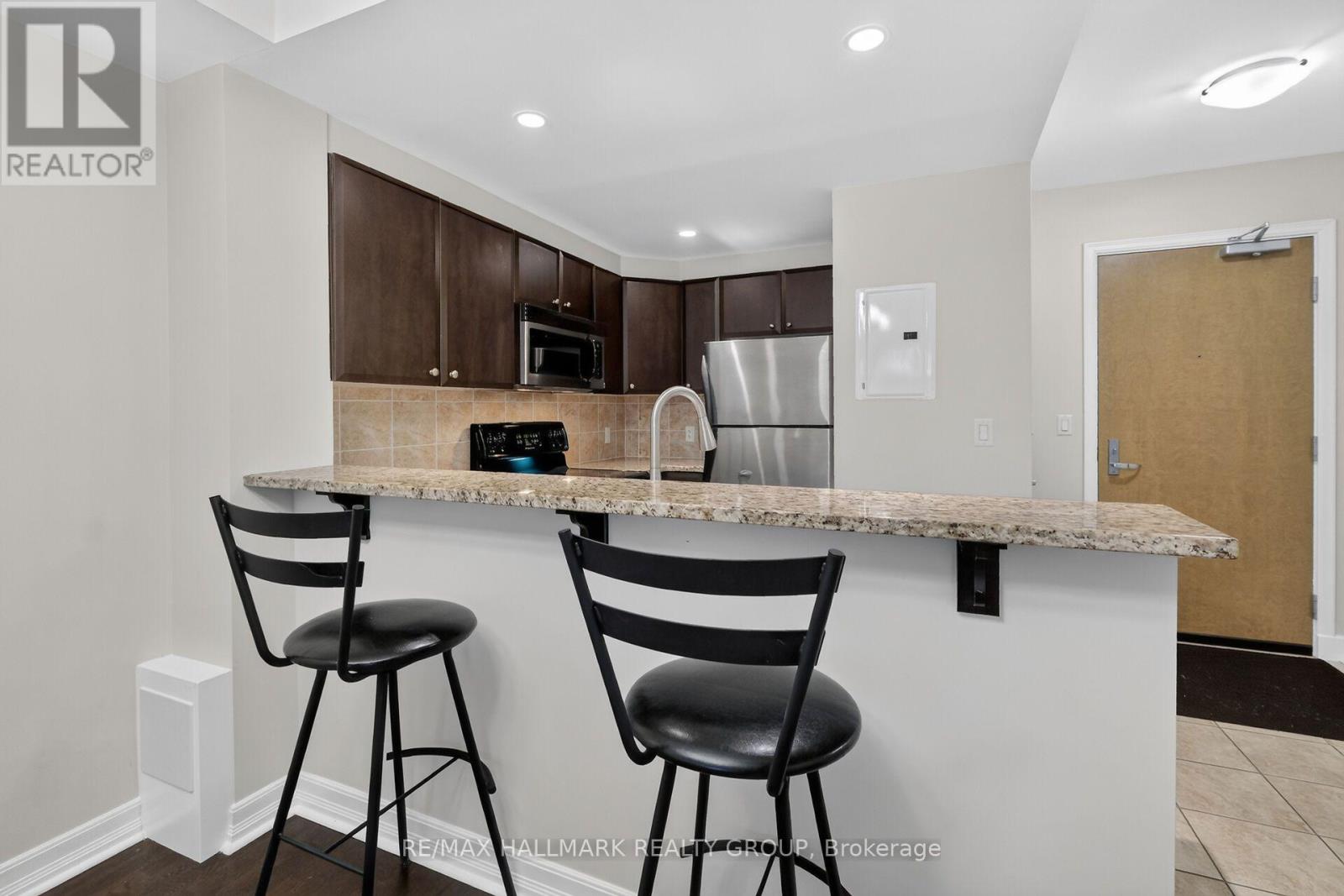 208 - 200 Besserer Street Property Photo 6