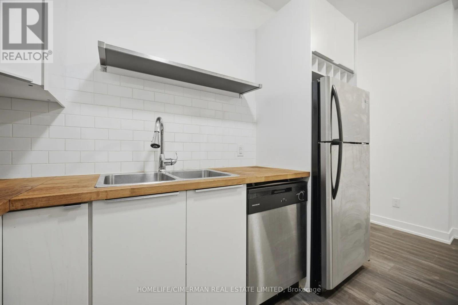 Unit #1 - 67 West Avenue N Property Photo 8