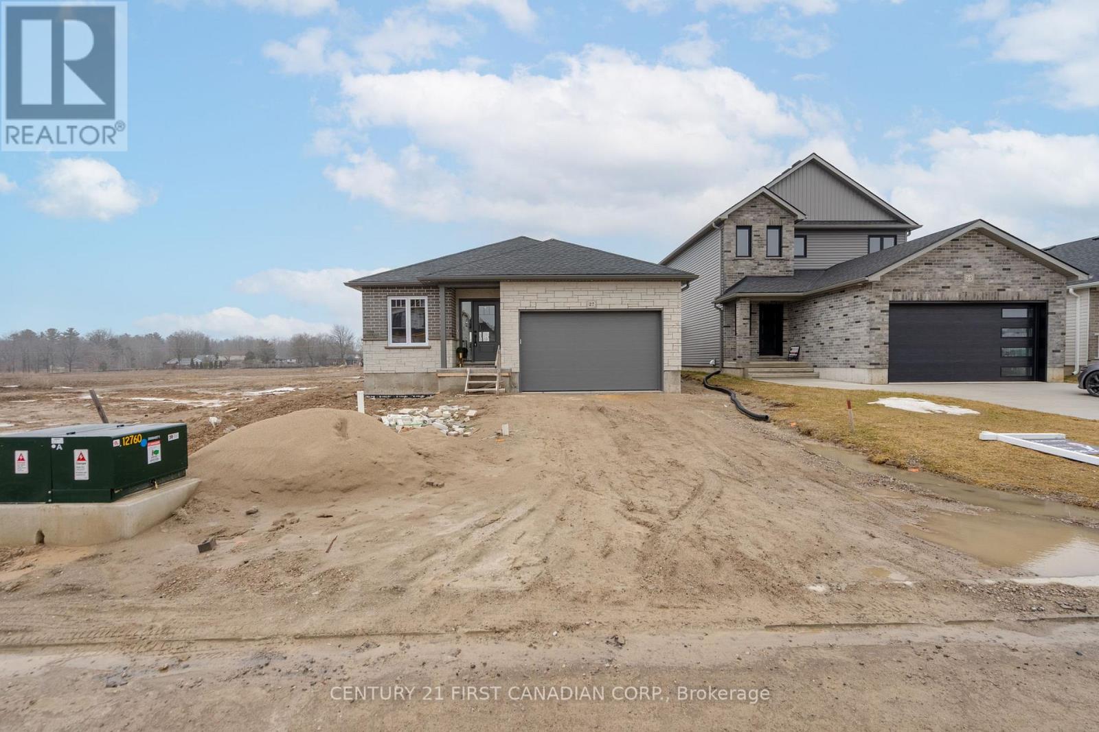44 Postma Crescent Property Photo 2