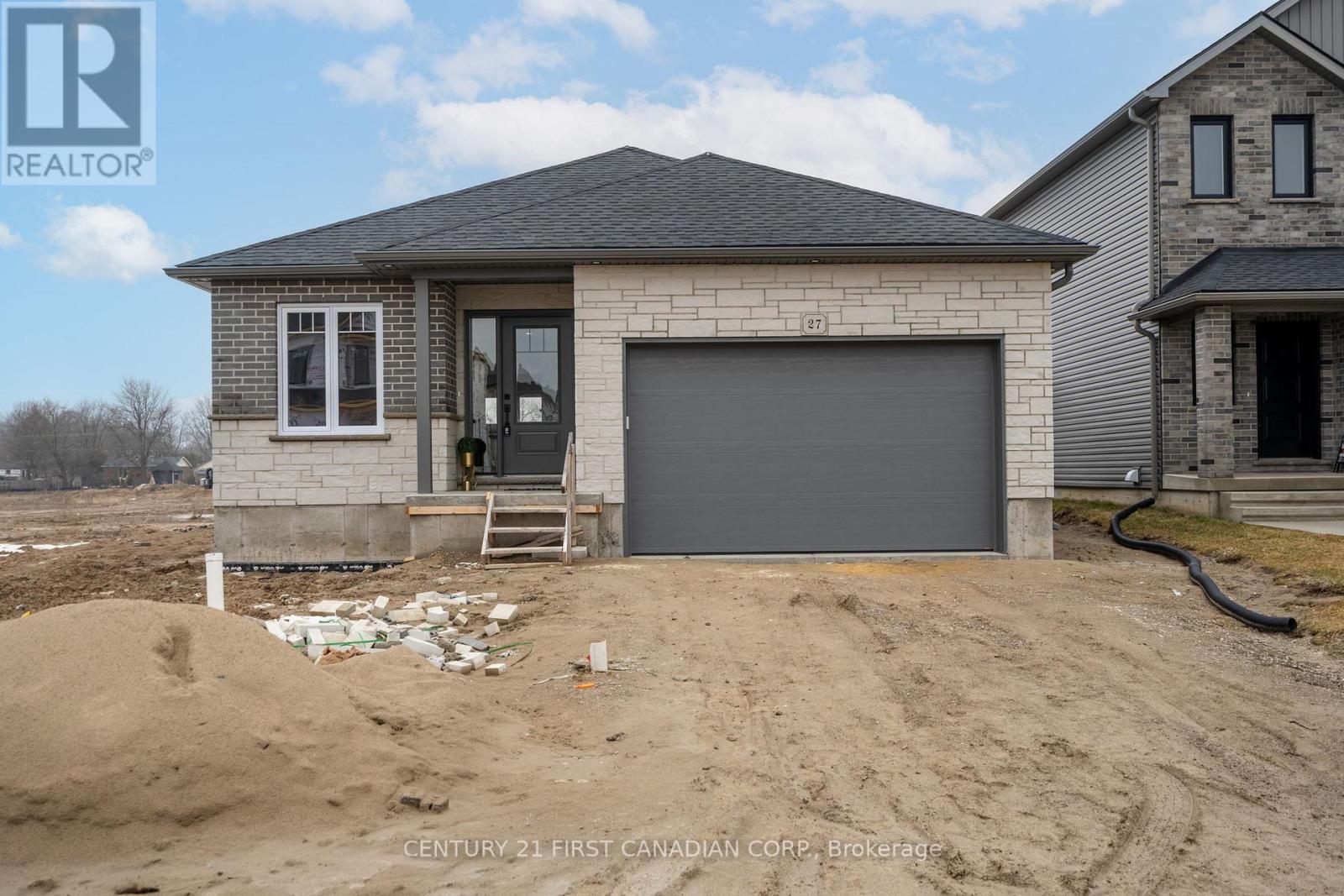 44 Postma Crescent Property Photo 3