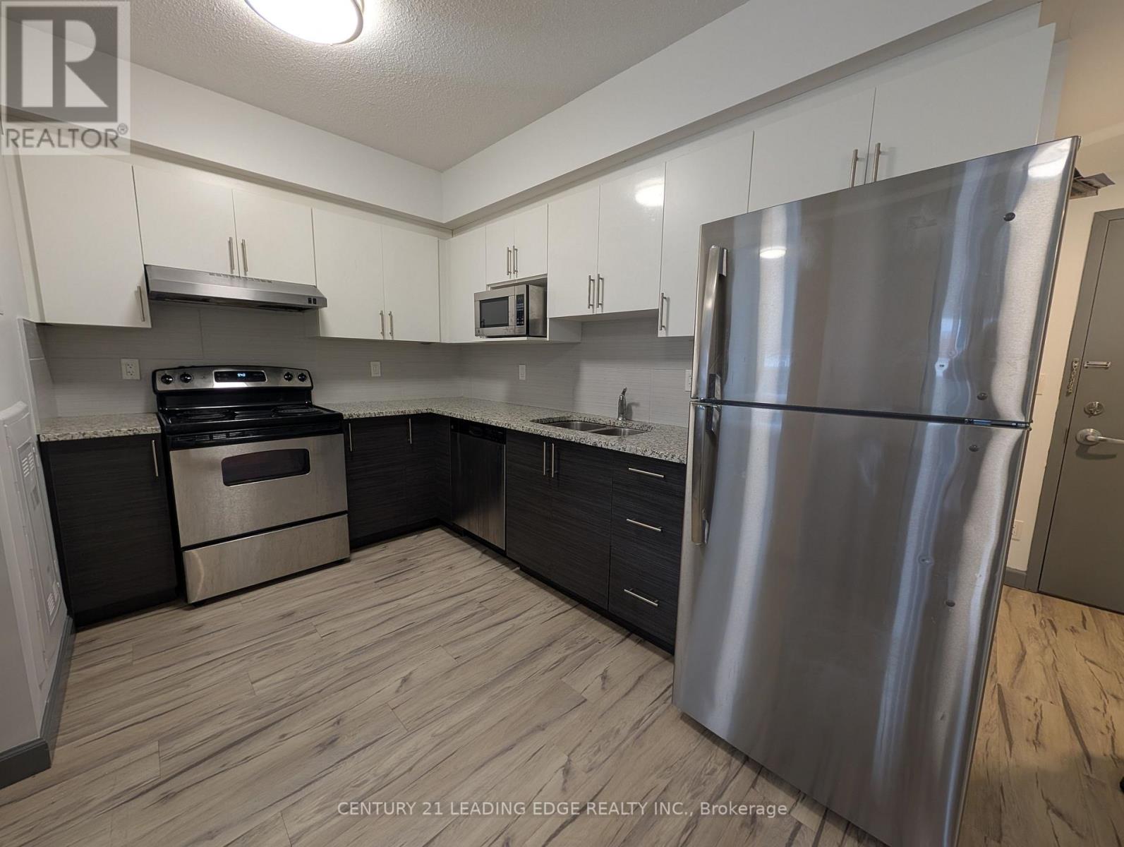 1718 - 258a Sunview Street E Property Photo 3