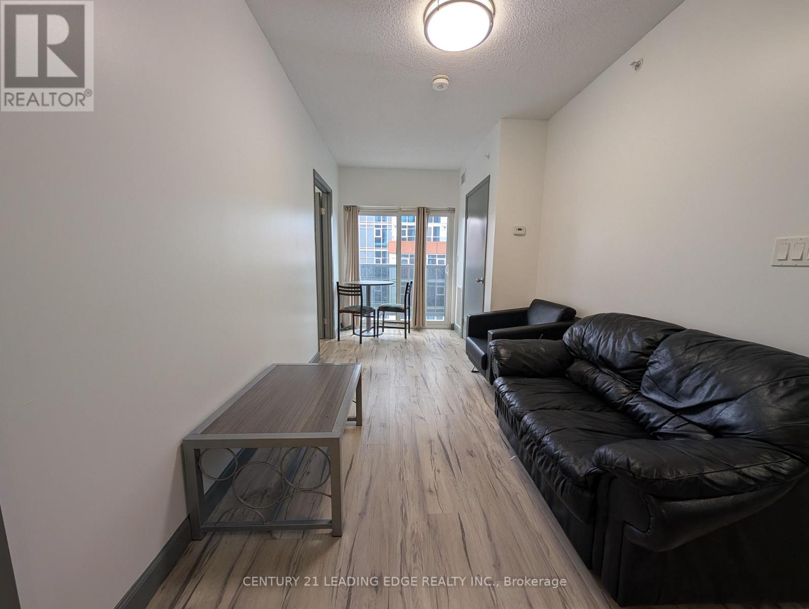 1718 - 258a Sunview Street E Property Photo 4